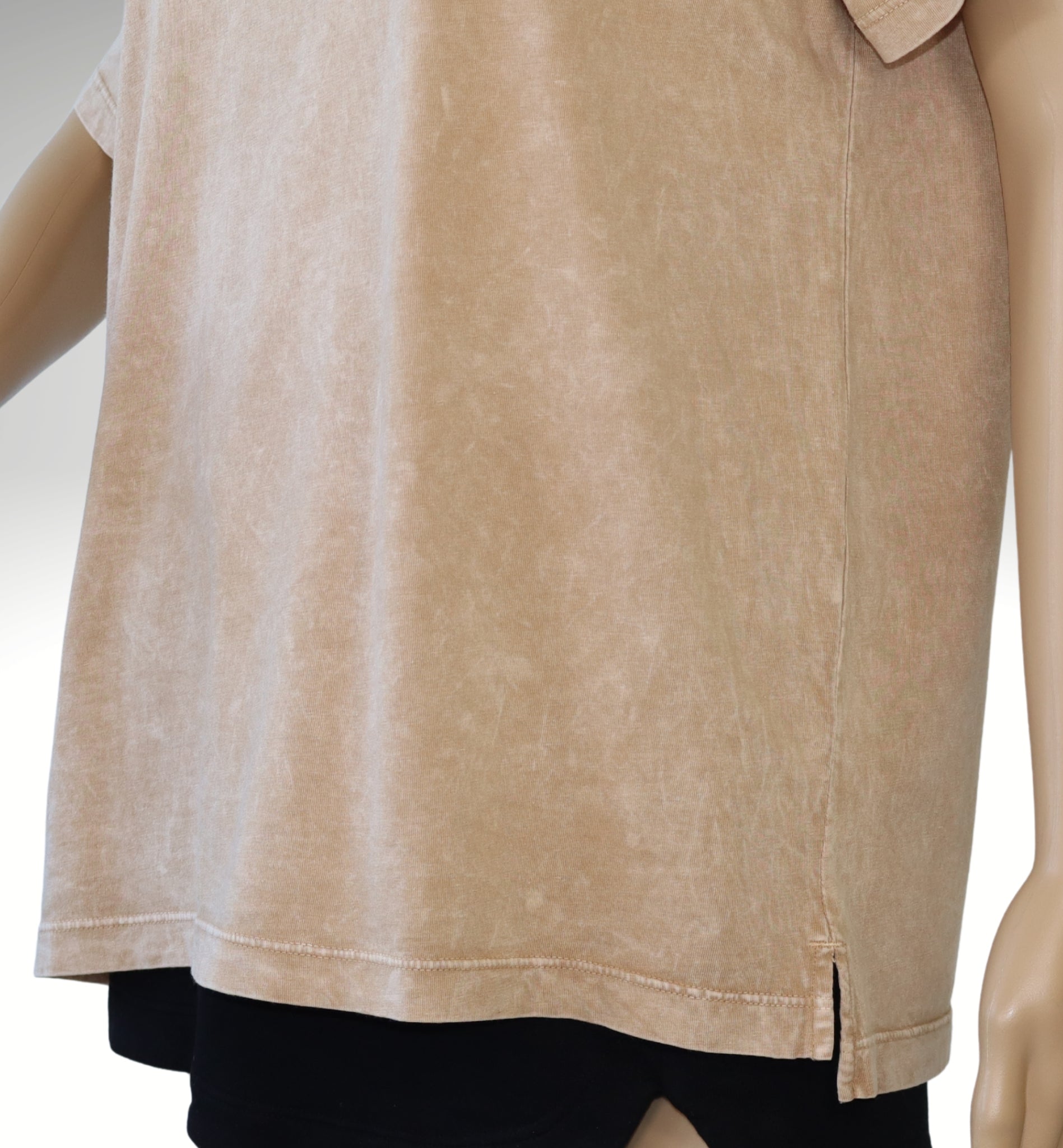 Crew neck short sleeve short sleeve, Side hem slit with reinforced bartack