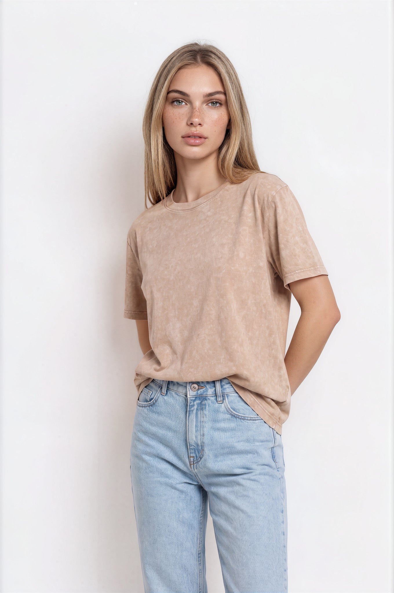 Crew neck short sleeve short sleeve, Side hem slit with reinforced bartack